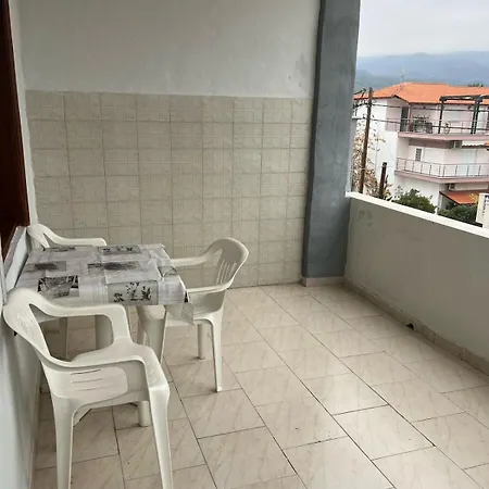 Christos Apartment Nea Vrasna