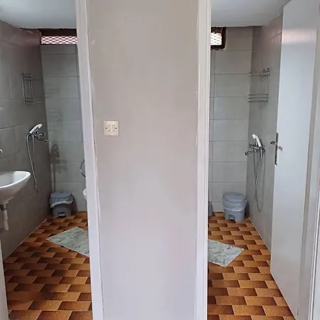 Christos Appartement *