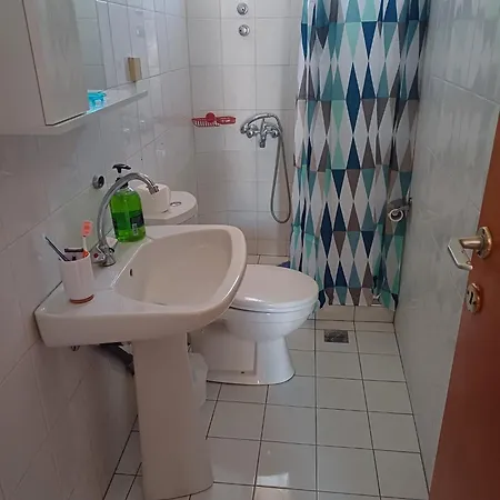 Christos Appartement *